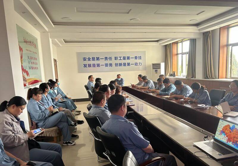 综合服务中心召开“保生存，降本增效”动员会